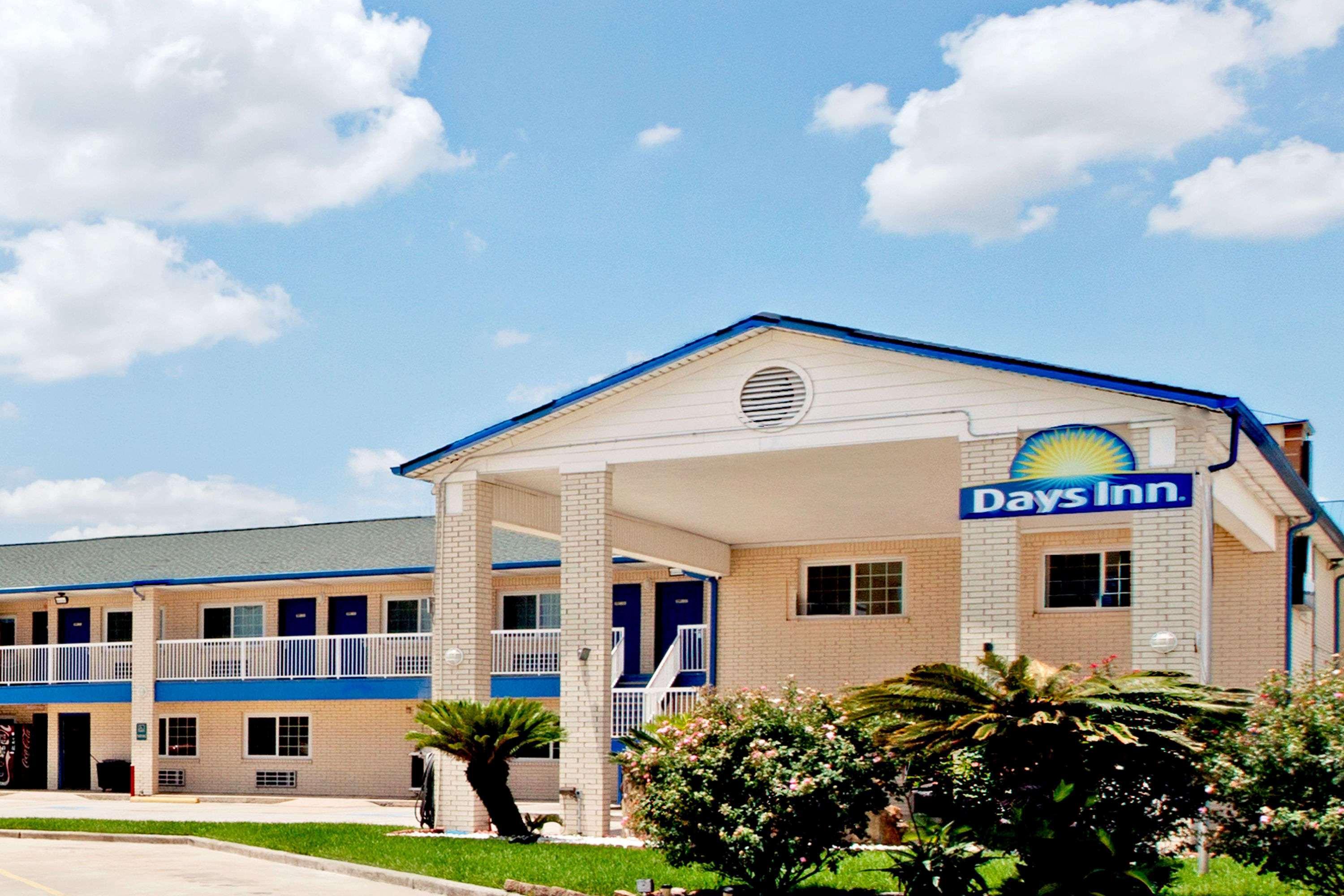 Days Inn By Wyndham Baytown Tx Exterior photo